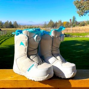 Burton Grom BOA snowboard boots